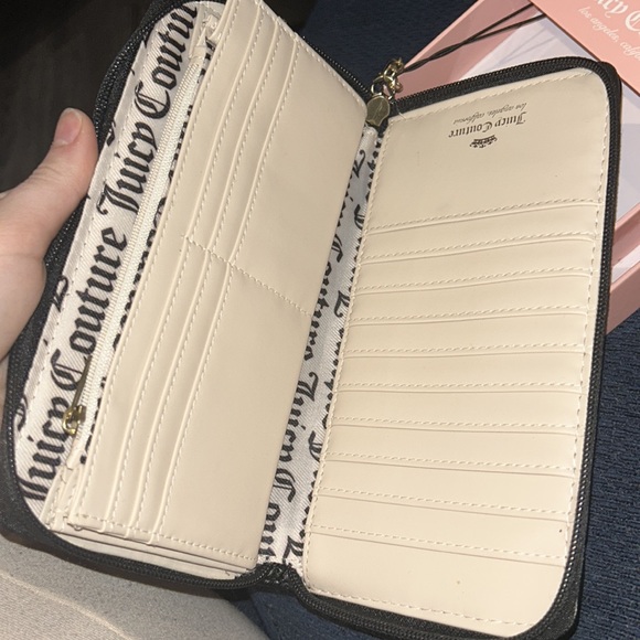 🆕Juicy Couture Wallet - Picture 3 of 5